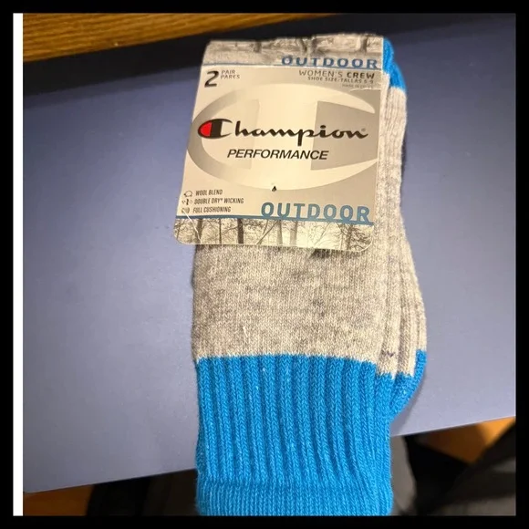 NWT‎ Champion Outdoor Women's Crew Wool Blend Socks Shoe Size 5-9 Blue Gray