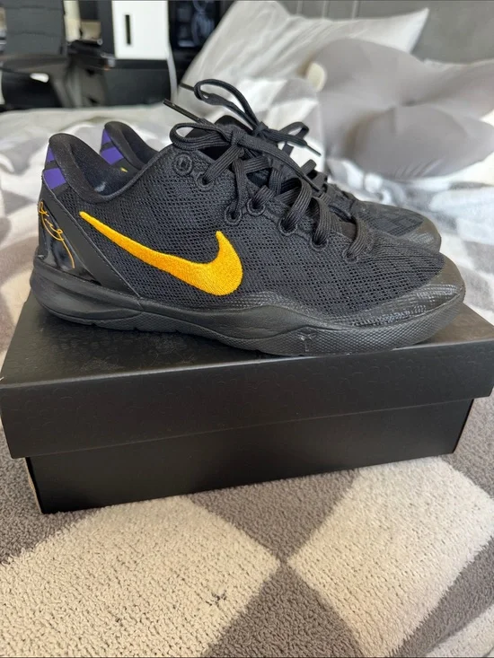 Kobe VIII LIKE NEW