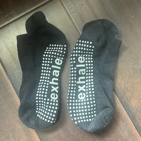 Exhale Black Barre Socks