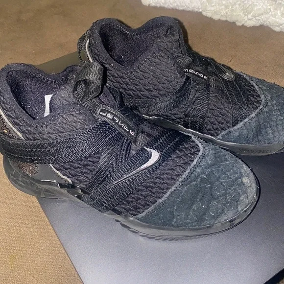 Nike Lebron tennis‎ shoes