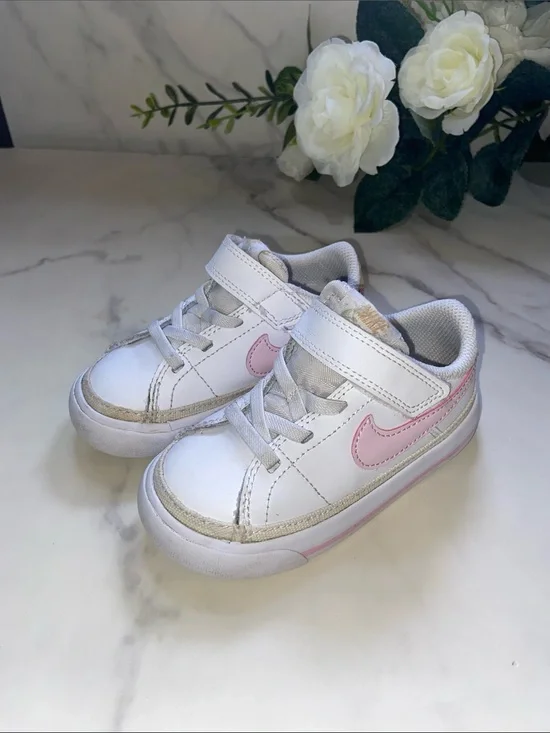 Nike Court Legacy White and Pink Kids Sneakers with Hook-and-Loop Strap size 6.5