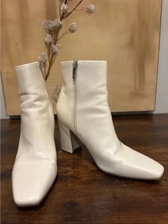 Unisa Ivory Square-Toe Zip Ankle Boots