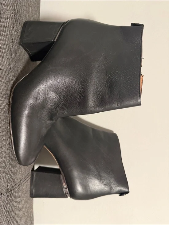 ANTONIO MELANI Black Leather Ankle Booties