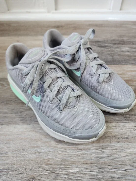 Nike Airmax Kids' Gray Mesh Sneakers with Mint Swoosh Size 6 Big Girls
