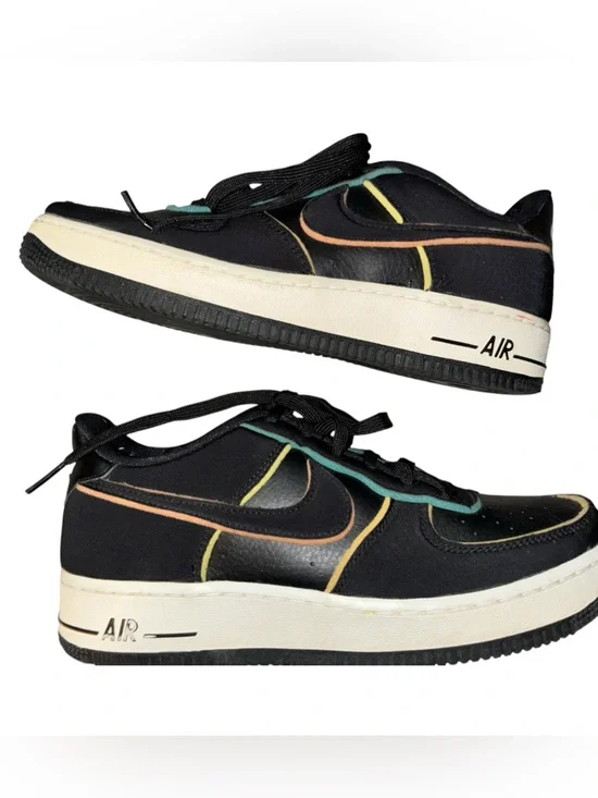 Nike youth Air Force 1 LV8 black outline Sneakers
