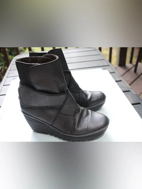 Fly London Rada wedges