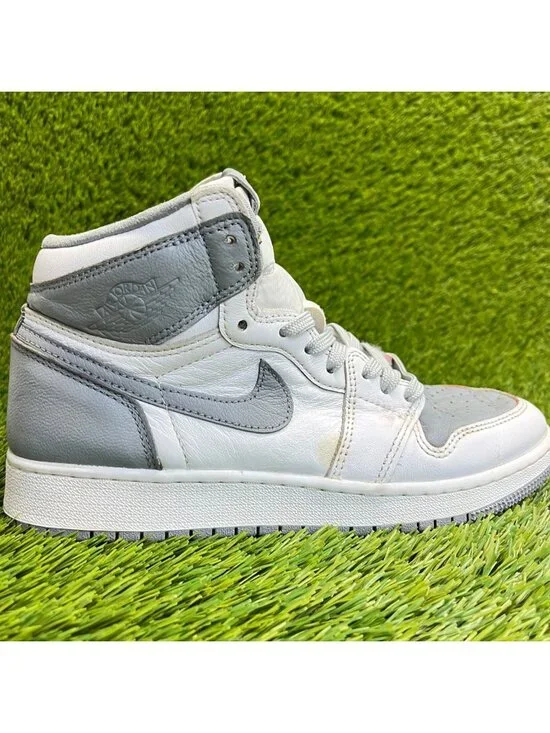 Nike Air Jordan 1 Retro High OG Boys Size 6.5Y Gray Basketball Shoes‎ Sneakers