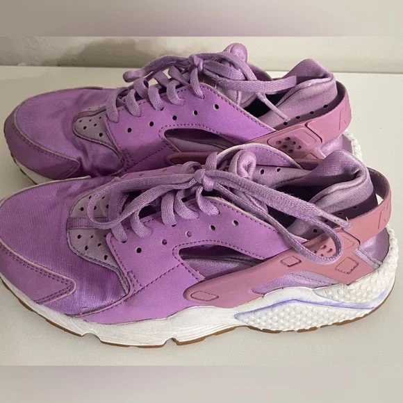 Nike Girls Purple Sneakers Size‎ 6