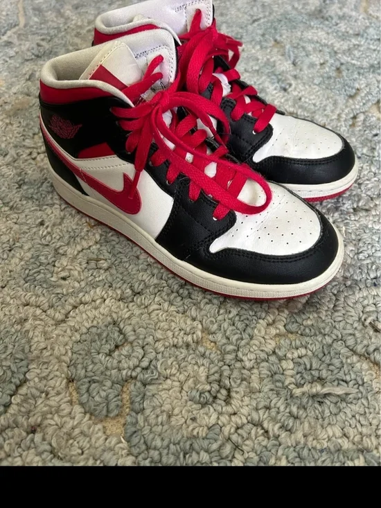 Nike Kids High-Top Athletic Sneakers in Black, White & Red 3.5 Y