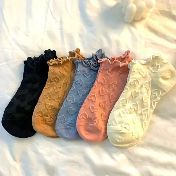 Textured heart ankle socks with ruffle trim embossed shapes