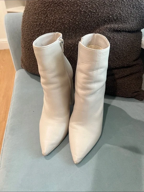Steve Madden Off-White/Bone Pointed Toe Ankle Booties