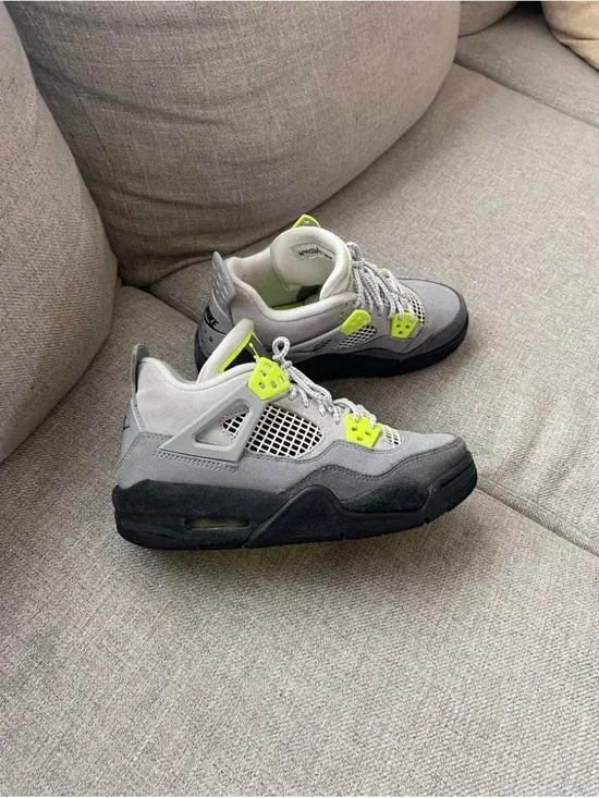 Air Jordan 4 Retro SE GS 'Neon 95