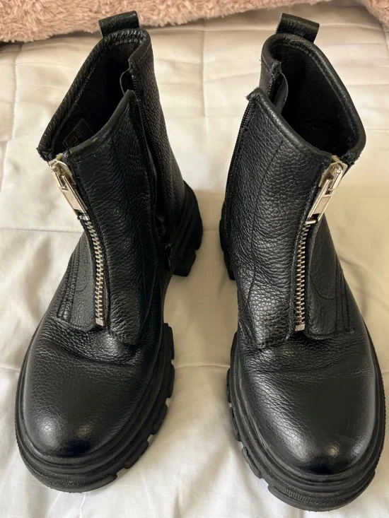 ERIC MICHAEL BLACK LEATHER FRONT-ZIP LUG SOLE BOOTS EU 38 US 7.5-8
