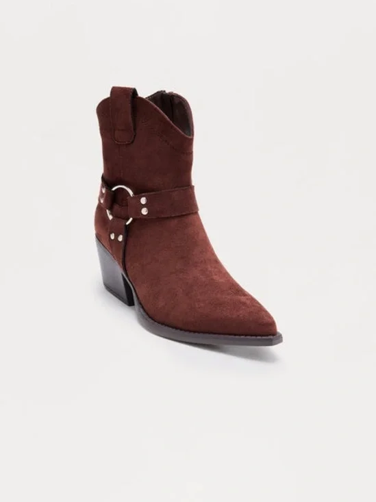 Brown Western Cowboy Ankle Boots w/ Buckle Details