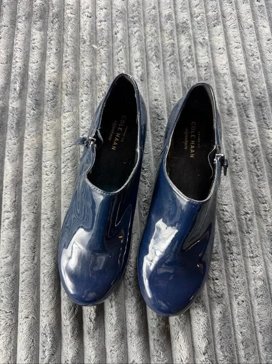 New Cole Haan Navy Blue Patent Leather Wedge Booties Size 6B