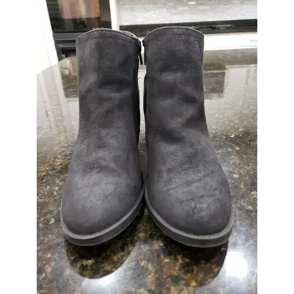 Ram Erica Ankle Boots Women's 8.5M Black Nubuck‎ Round Toe Block Heel Side Zip