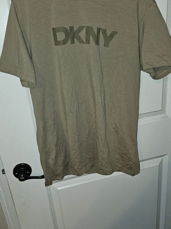 DKNY Men's Short Sleeve Logo Tee in Olive Green