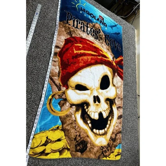 Legoland Florida Pirates Cove‎ Beach Towel Skull Pirate Map 56x29