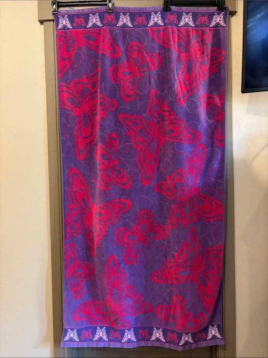 Kirkland signature Purple and Hot Pink Butterfly beach towel Egyptian cotton