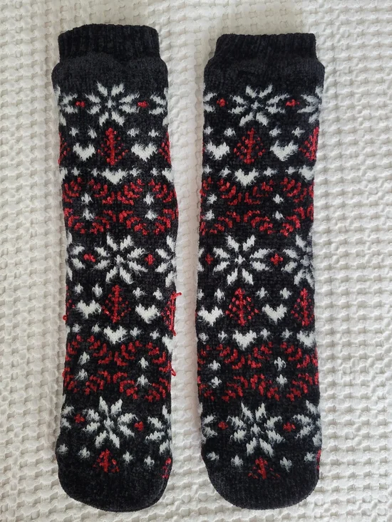 Muk Luks Black, Red & White Fair Isle Knit Socks