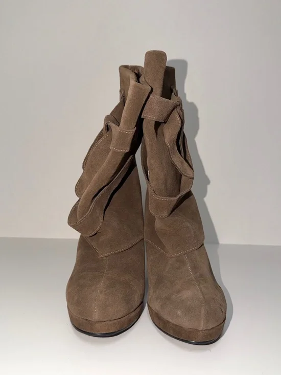 Vintage Brown Y2K Boots
