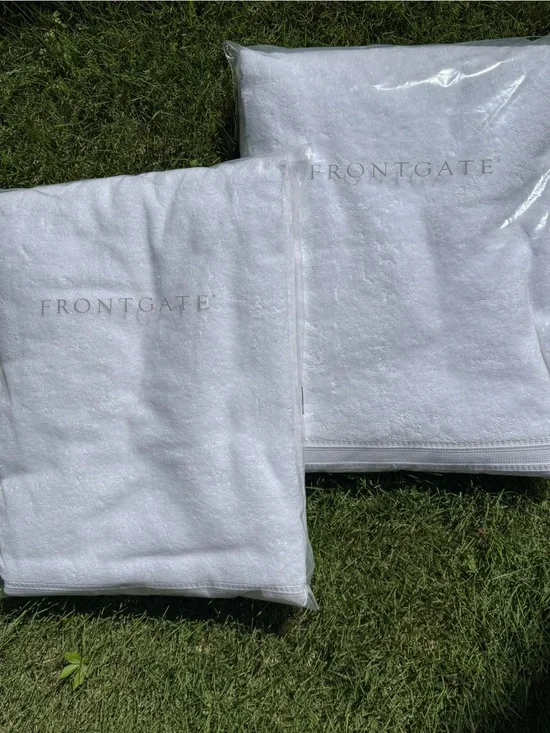 Frontgate Resort Solid Beach Towel Set - 40 x 72 - NWT