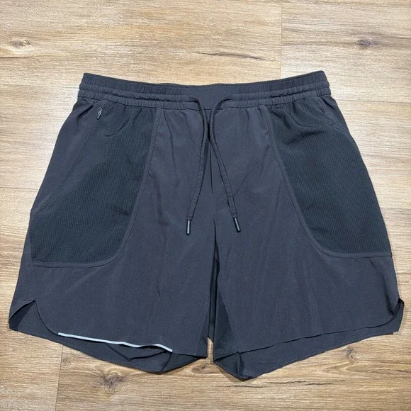 Lululemon Shorts Mens LARGE Darkside Lite Speed Athletic Gym Workout Running