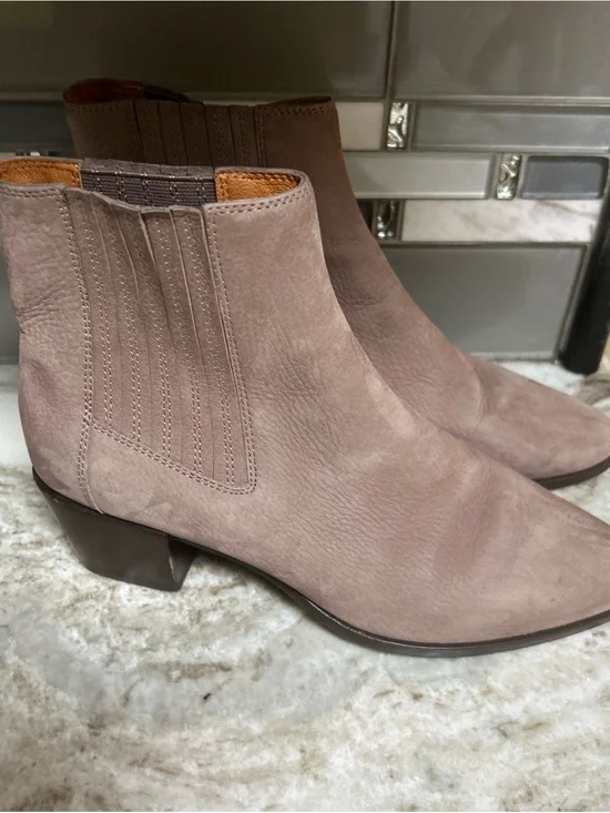 Rag & Bone Walker Elephant Suede Rover Ankle Boot Gray Size 7 Chunky Heel.