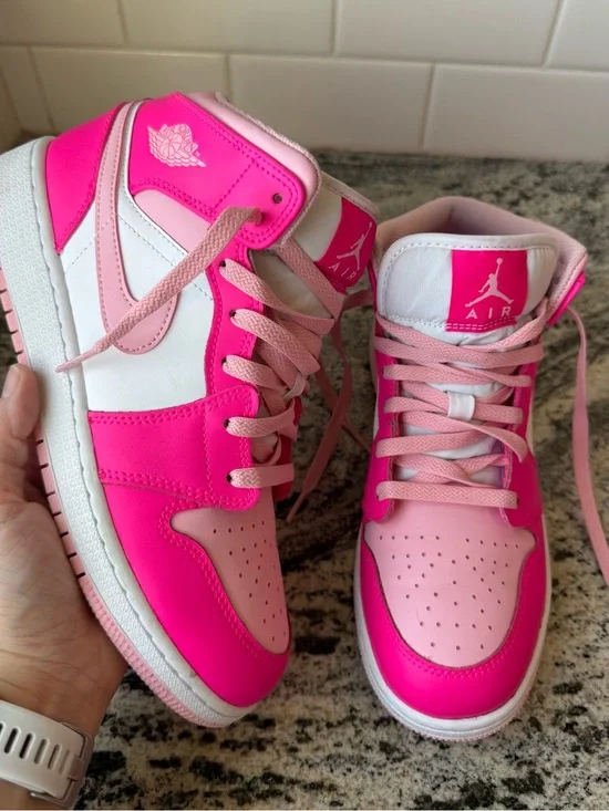 Air Jordan 1 Mid GS 