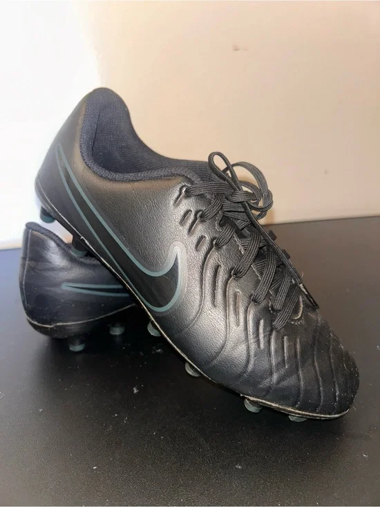 Nike Kids Black Soccer Cleats