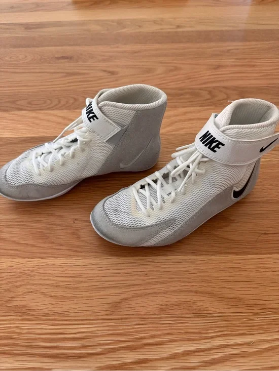 Nike Kids High-Top Sneakers in White and Light Gray