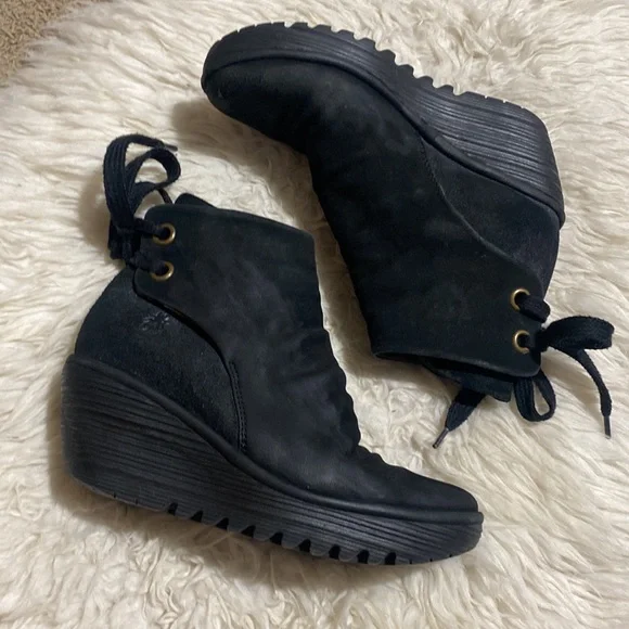 Fly London Black Suede Yama Booties Size 39 US‎ 8-8.5