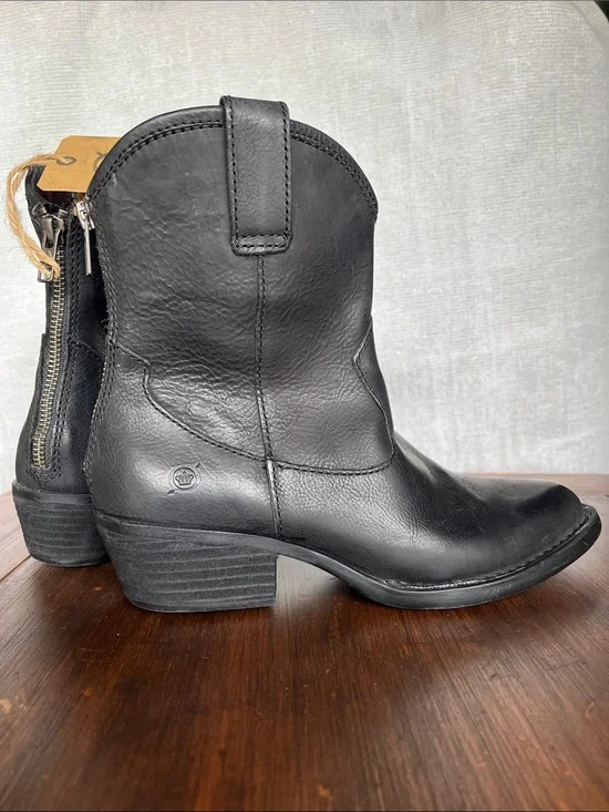 NWT Børn Wynd black Leather Western Ankle Boots - 6.5
