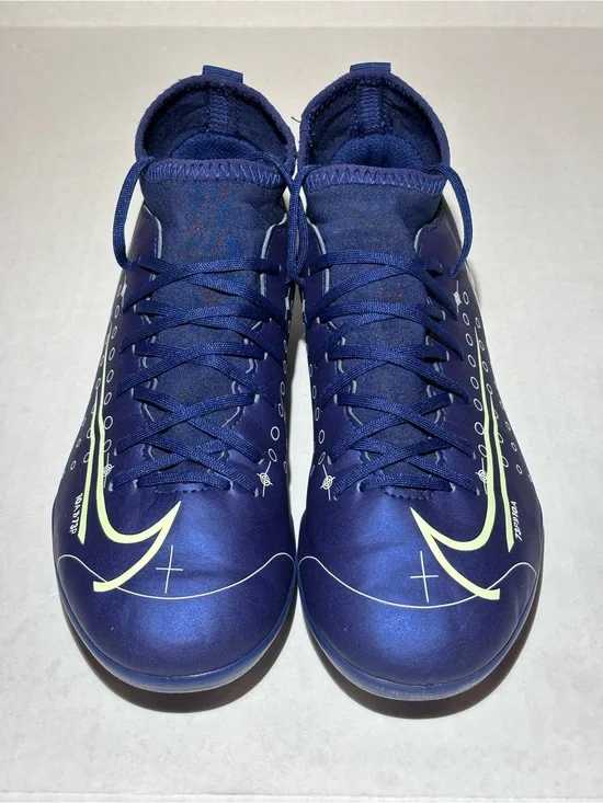 Nike Kids' Mercurial Superfly 7 Club MDS FG Soccer Cleats Size 4Y (BQ5418-401)