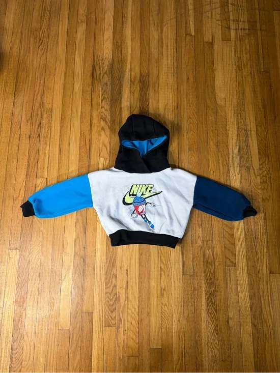 Nike 2T Colorblock Hooded Sweatshirt in Black, White & Blue