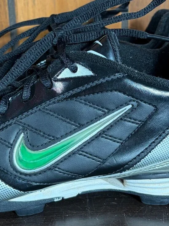 Nike Expand Tech Athletic Cleats Black Silver w/ Bright Green Swoosh Sz 5Y