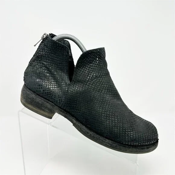 Officine Creative Womens Ankle Booties Black Snakeskin Embossed Back Zip 37