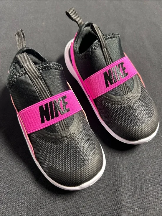 NWOB Nike Flex Runner Toddler Shoes Size 9C Black Pink Slip On Athletic