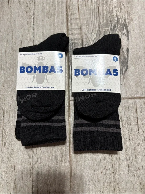 Bombas Women’s Black Athletic Ankle Socks with Gray Stripes - 2 Pack size small