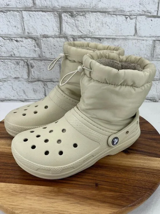 Crocs Classic Faux Fur Lined Neo Puff Womens 7 Cream Beige Boots 206630