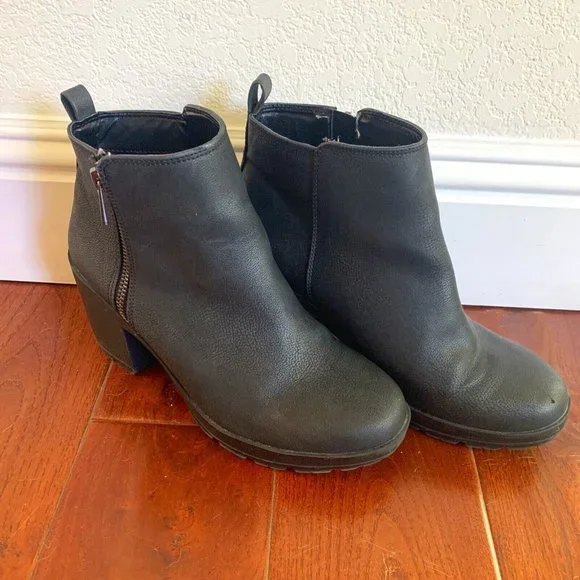 Mix no. 6 Ankle Bootie 7.5 Chunky Lug Boot Platform Chelsea Zip Black Weinbaum