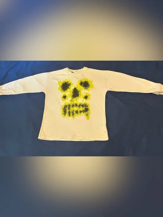 Kids Long Sleeve Graphic Tee - Yellow Skull Design. Size 6-7