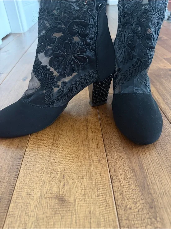 Women's Black Lace Embroidered Ankle Boots