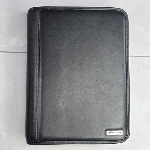 Franklin Covey Zip Around Classic Planner 7 Ring 10 x 8