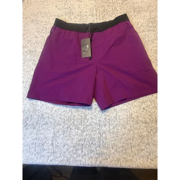 DSG Men's L 7 Inch Unlined‎ Elevate Black Cherry Shorts Moisture Wicking NWT