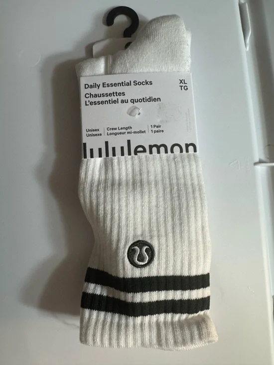 Lululemon Athletica 1 pair Unisex Daily Essential Crew Socks White/Blk Stripes