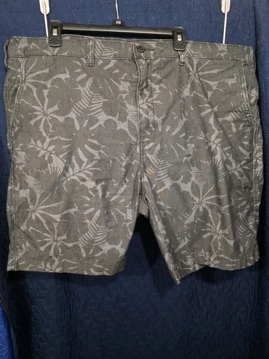 Levi's Gray Floral Print Chino Shorts Flat Front Men's Shorts