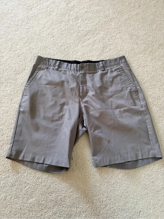 Nike Men's Gray Flat-Front Performance Shorts
