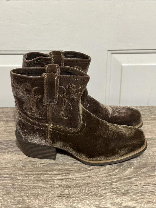 Justin Gypsy L9755 Cowboy Ankle Boot Brown Women's 10B Velvet Square Toe EUC
