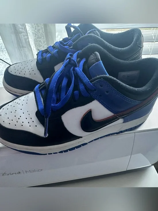 Nike Kids Youth 3.5 Low-Top Sneakers in Blue, White and Black